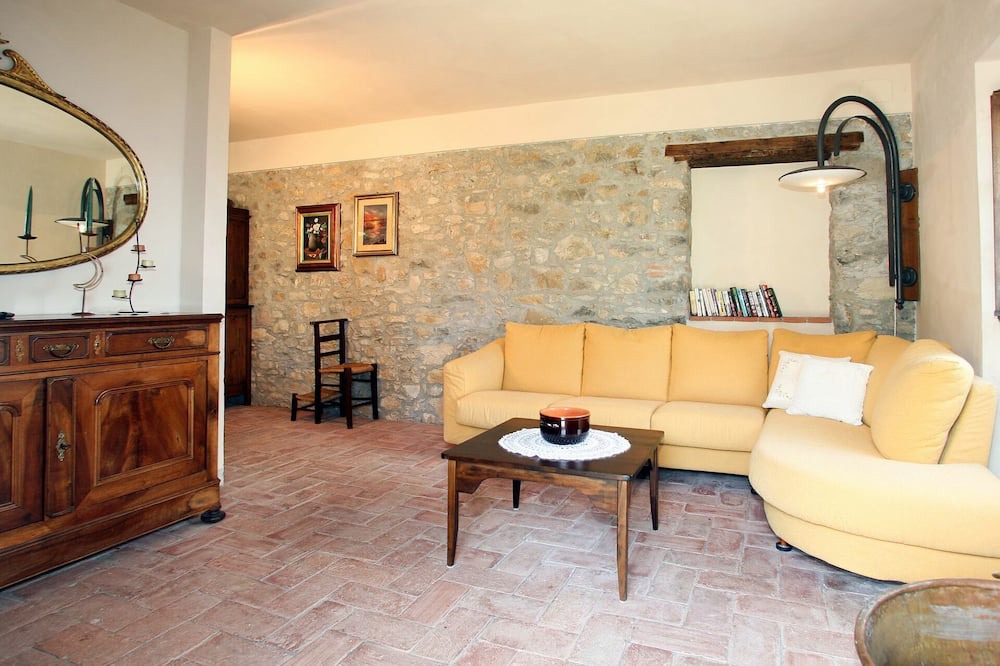 Photo of Bedroom in Molazzana