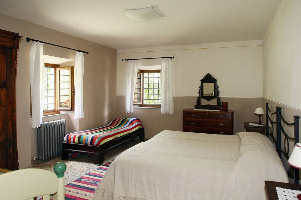 Photo of Bedroom in Molazzana