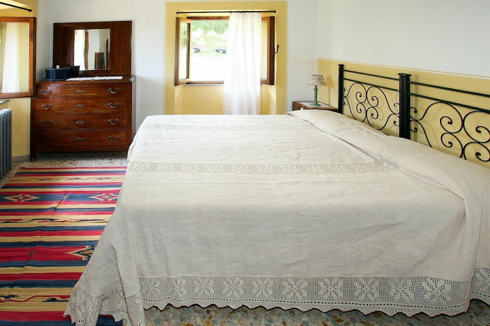 Photo of Bedroom in Molazzana