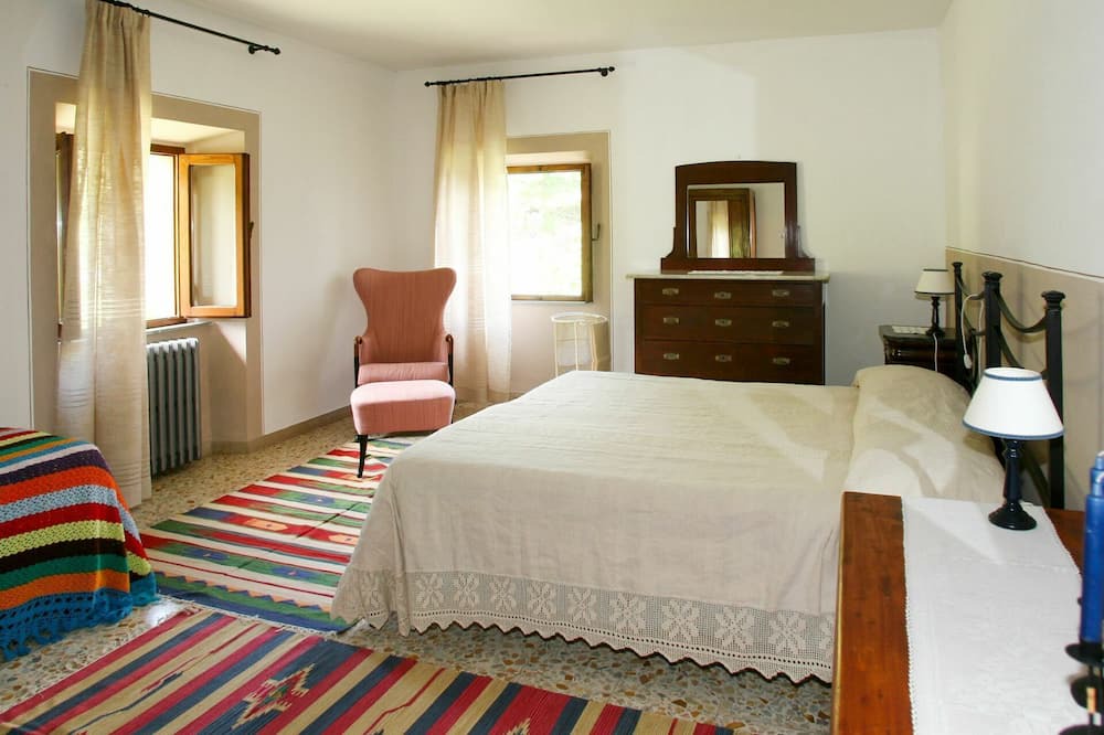 Photo of Bedroom in Molazzana