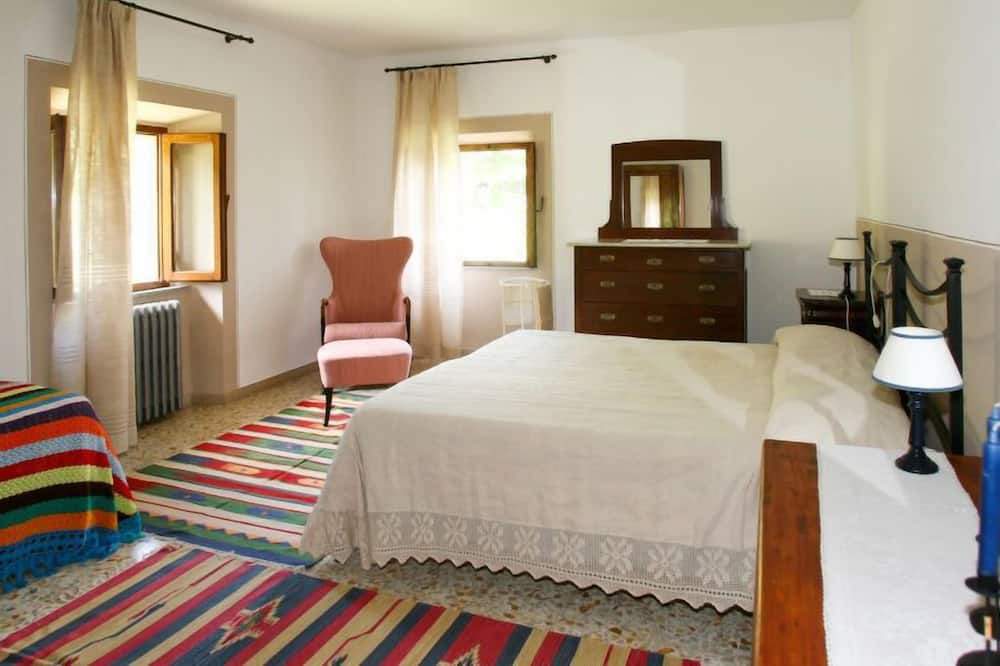 Photo of Bedroom in Molazzana