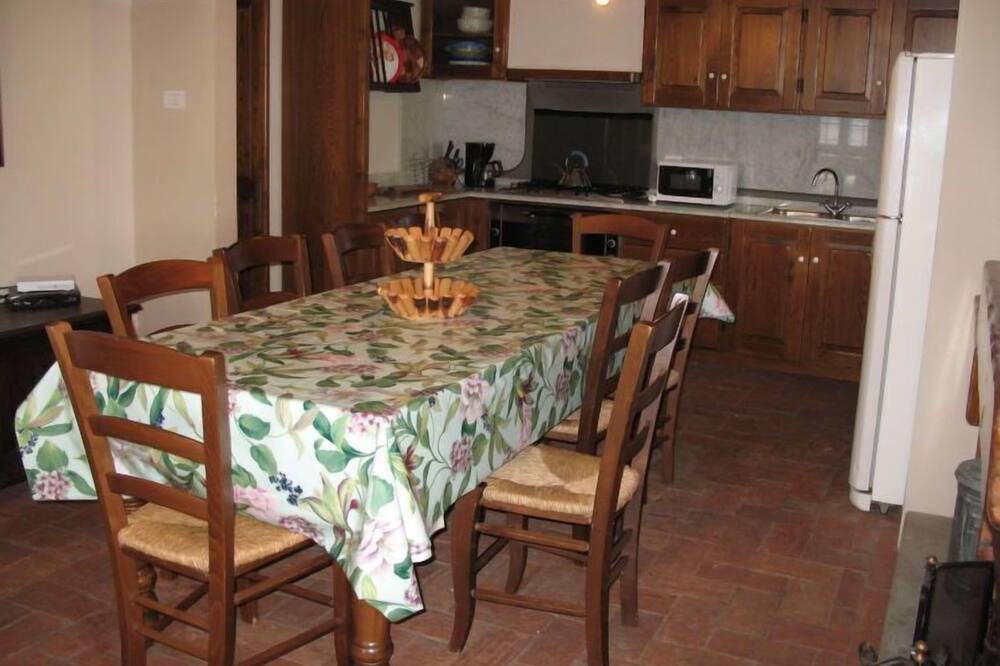 Photo of Kitchen in Molazzana