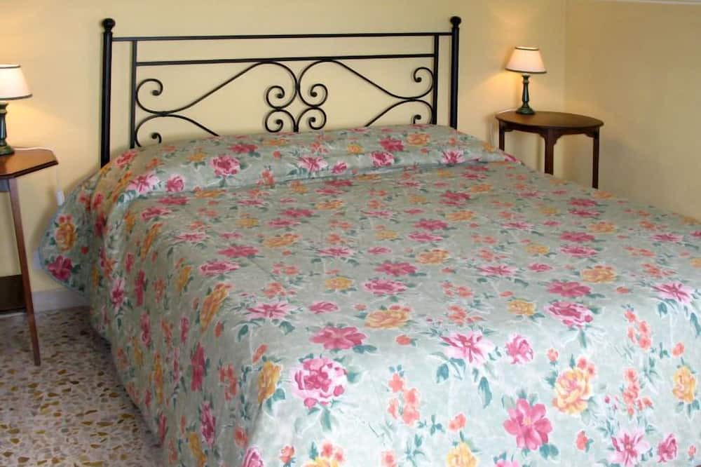 Photo of Bedroom in Molazzana