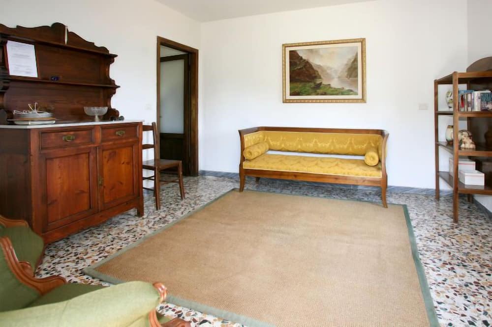 Photo of Livingroom in Molazzana