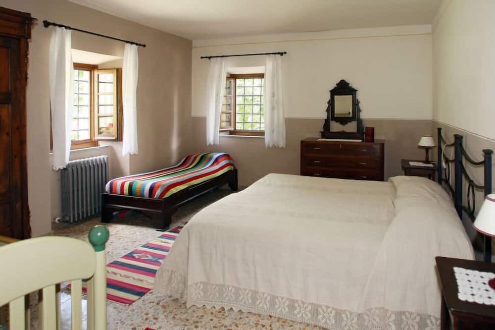 Photo of Bedroom in Molazzana