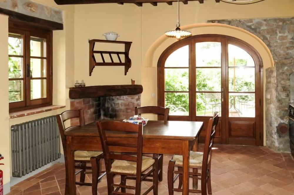 Photo of Kitchen in Molazzana