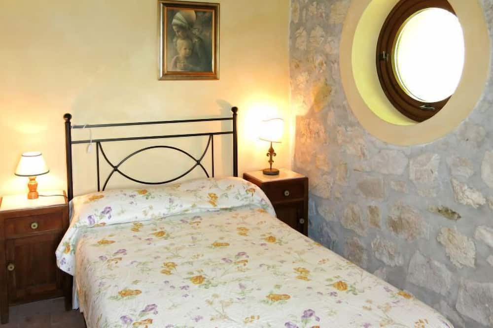 Photo of Bedroom in Molazzana