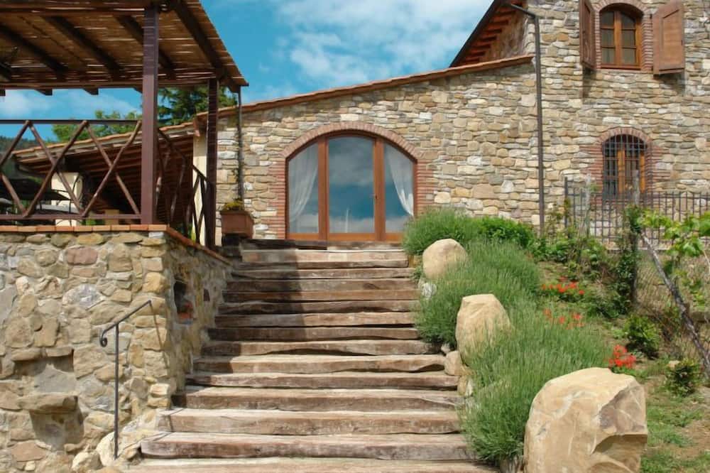 Photo of Outdoor in Montieri
