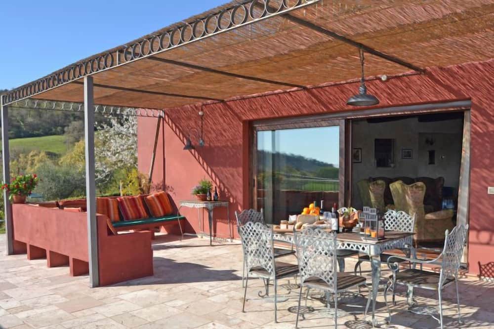 Photo of Patio Balcony in Passignano sul Trasimeno