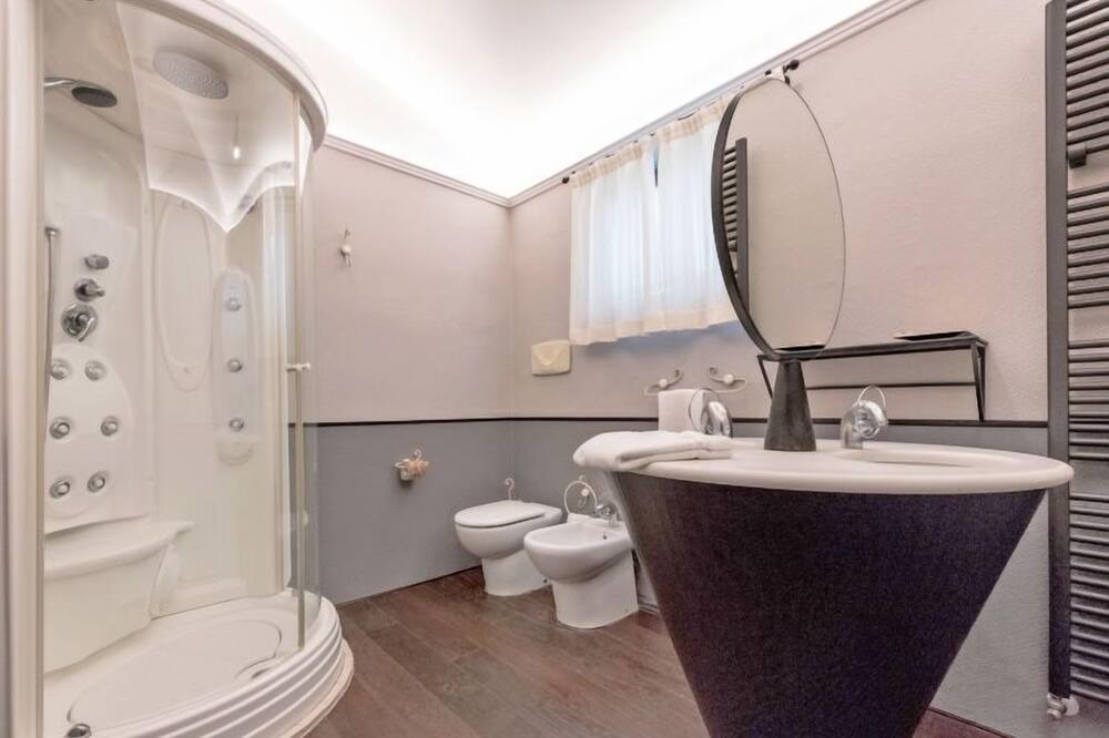 Photo of Bathroom in Passignano sul Trasimeno