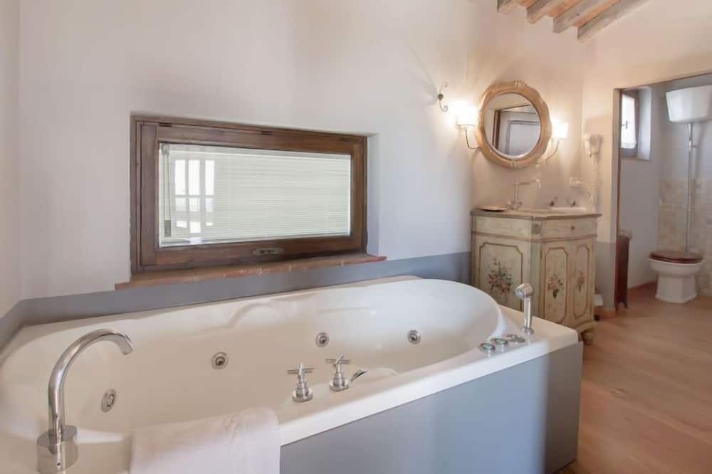 Photo of Bathroom in Passignano sul Trasimeno
