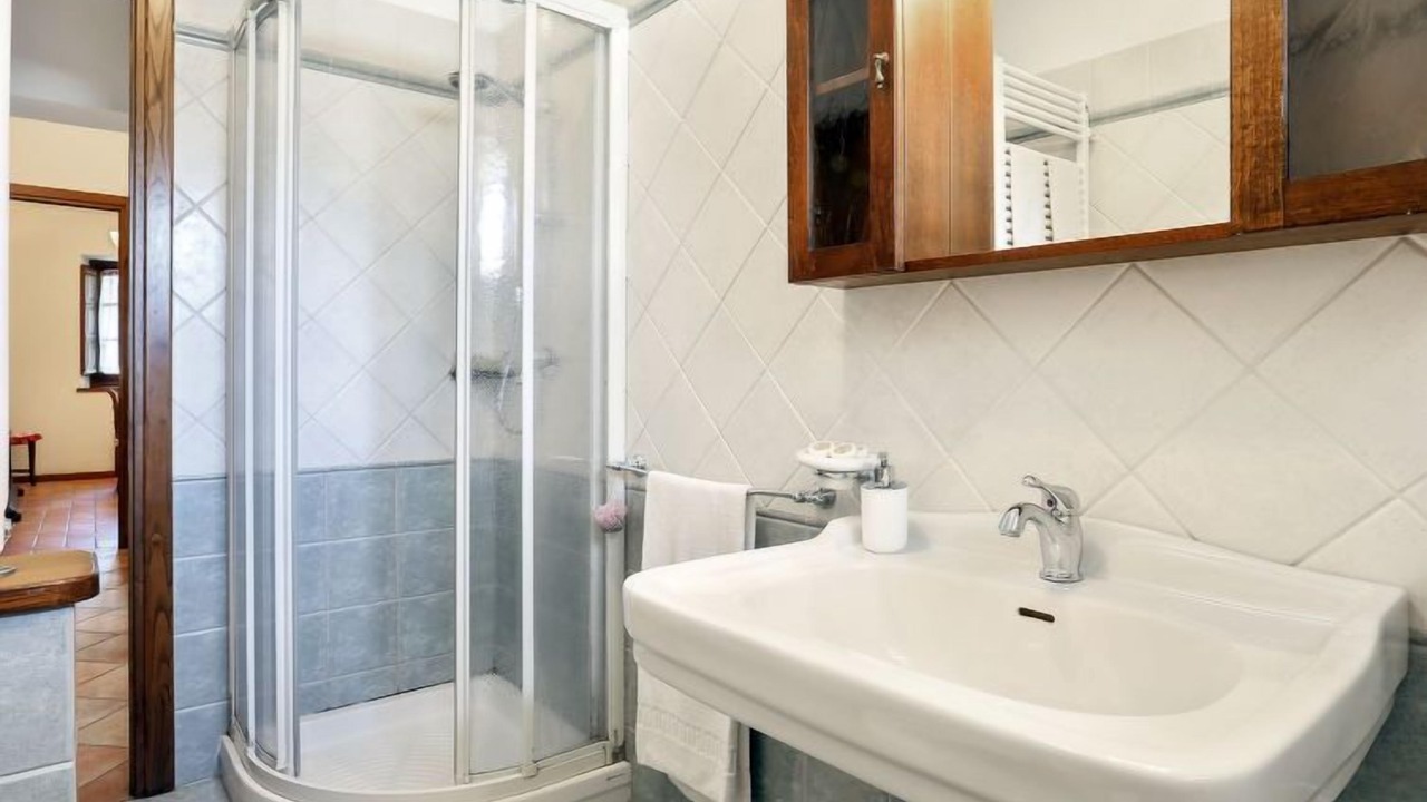 Photo of Bathroom in Molazzana