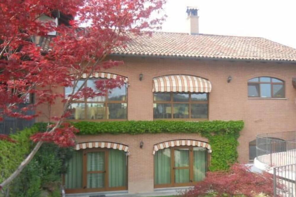 Photo of Outdoor in San Marzano Oliveto