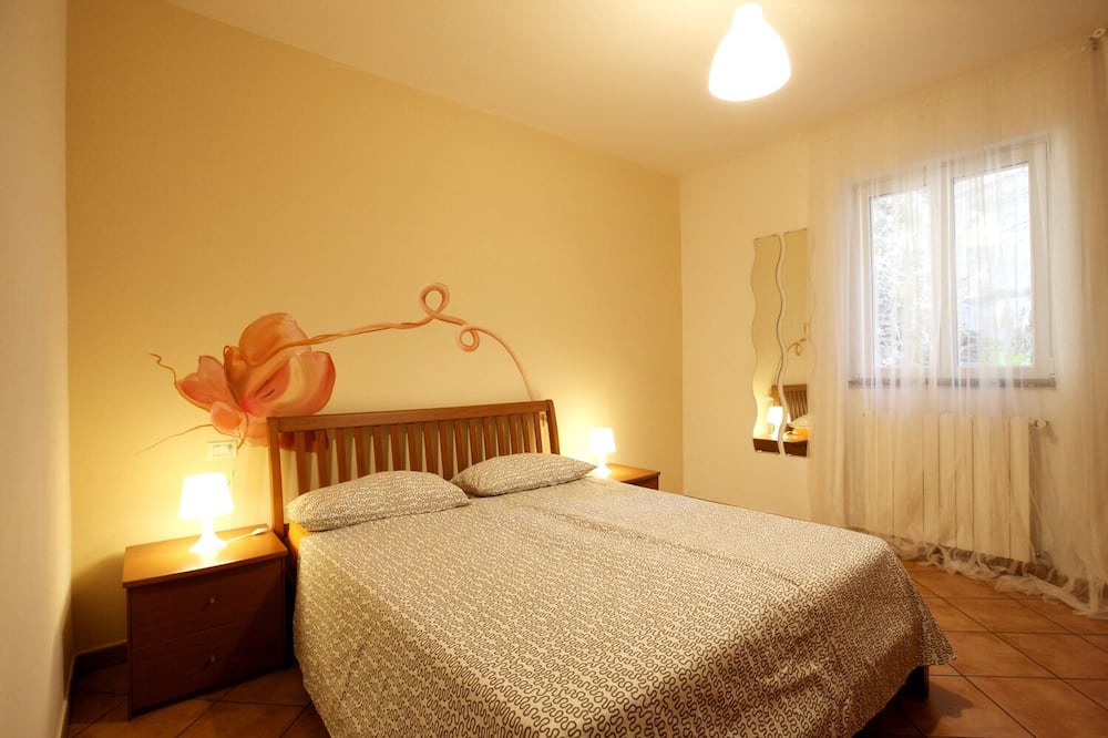 Photo of Bedroom in Tronzano Lago Maggiore