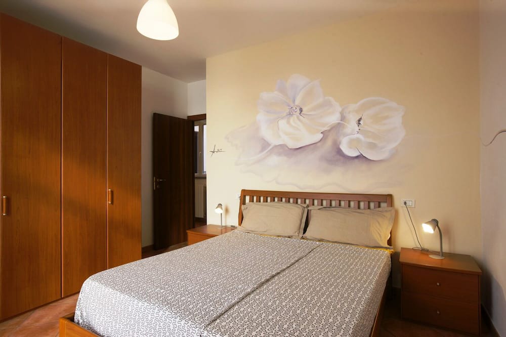Photo of Bedroom in Tronzano Lago Maggiore