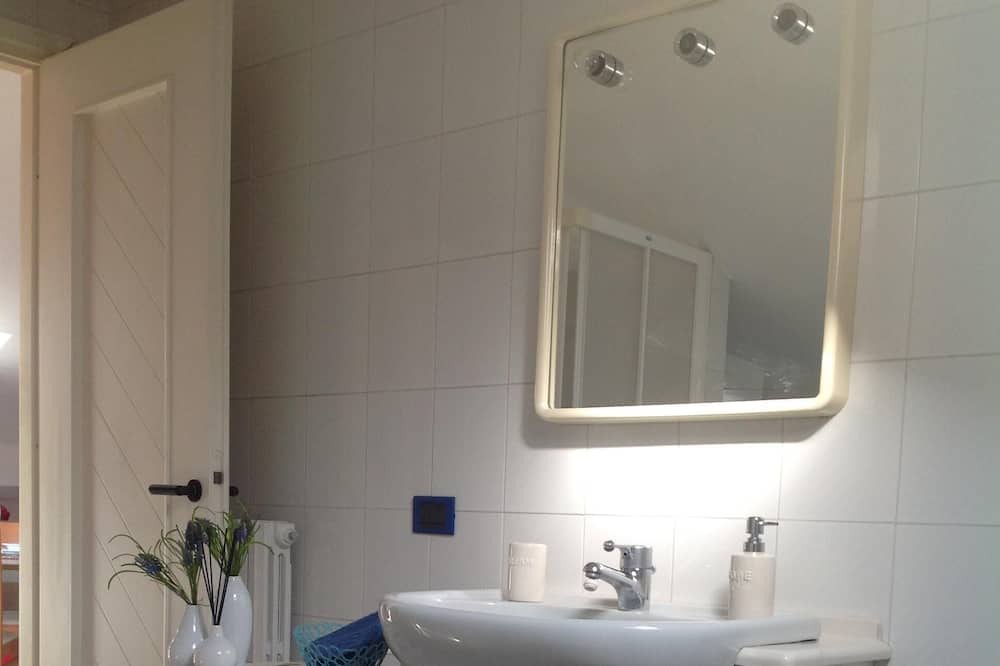 Photo of Bathroom in Anzasco