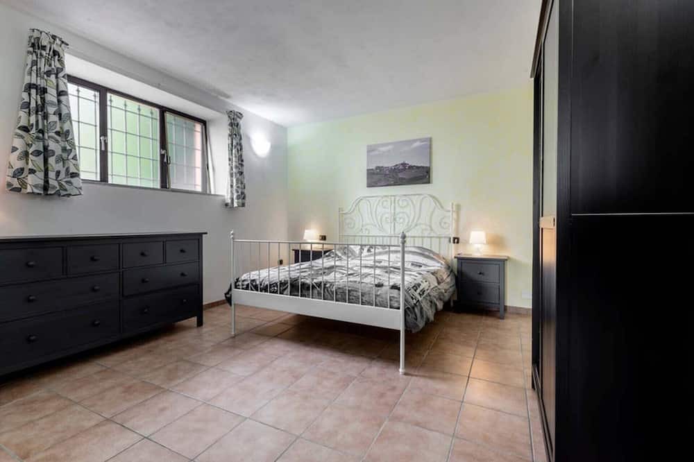 Photo of Bedroom in Montecalvo Versiggia