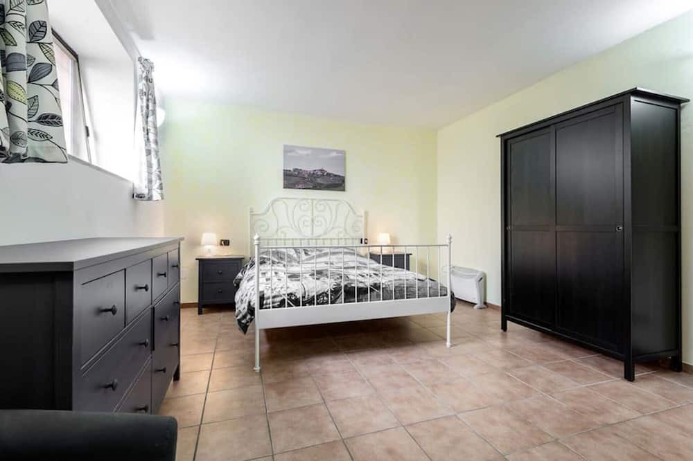 Photo of Bedroom in Montecalvo Versiggia