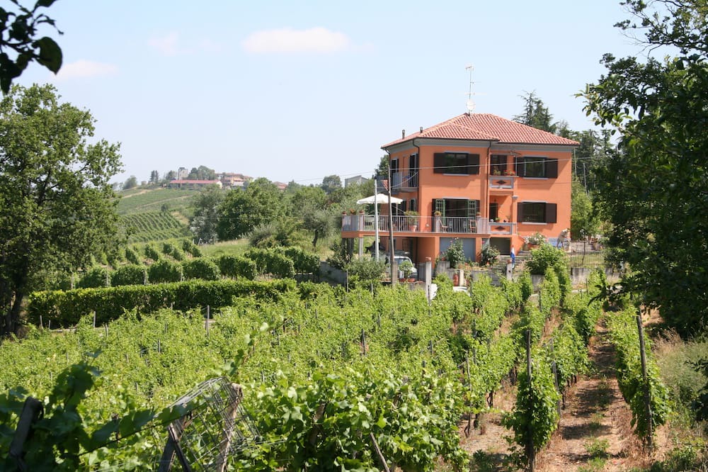 Photo of Outdoor in Montecalvo Versiggia