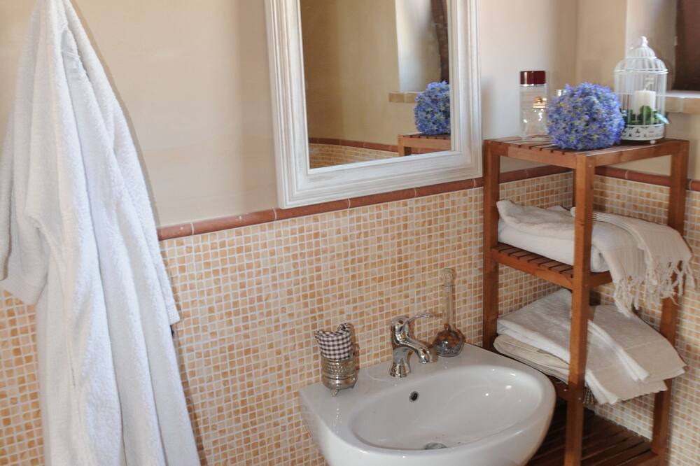 Photo of Bathroom in Montoro
