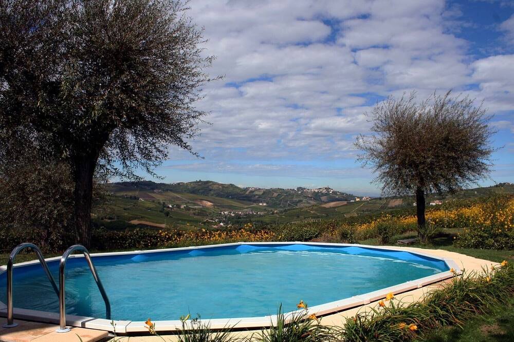 Photo of Outdoor in Francia-Casella