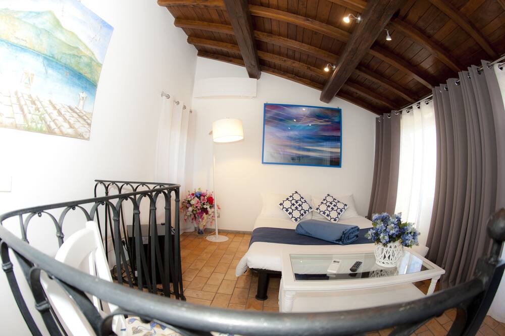 Photo of Livingroom in Castel Gandolfo