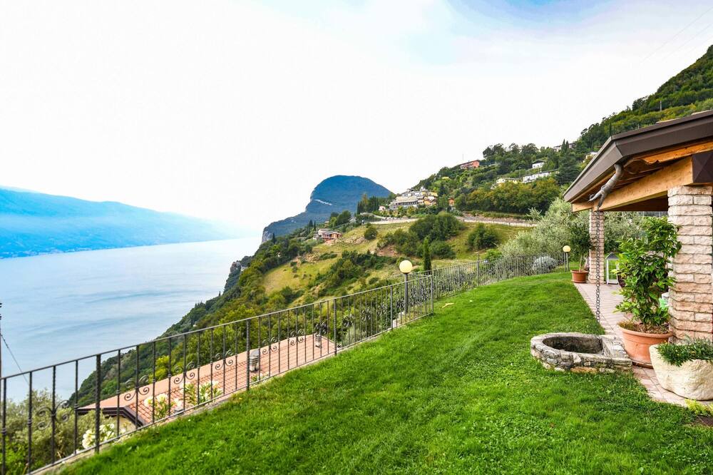 Photo of Outdoor in Arias