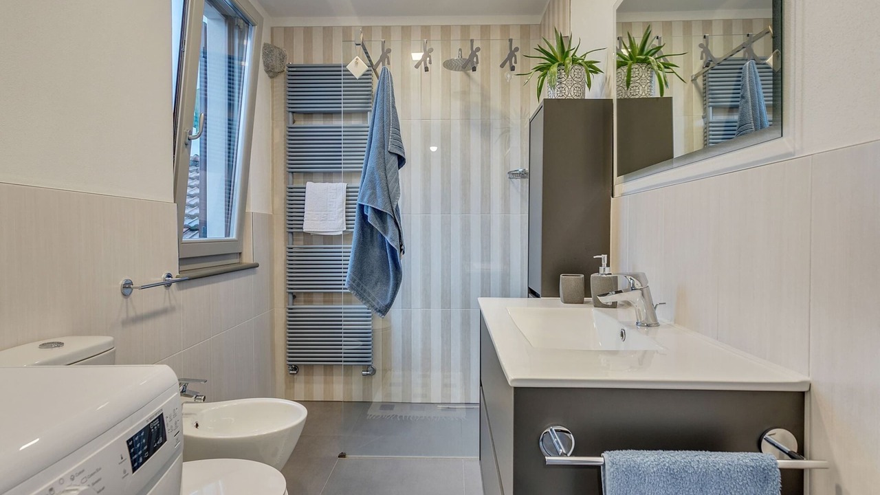 Photo of Bathroom in Intra