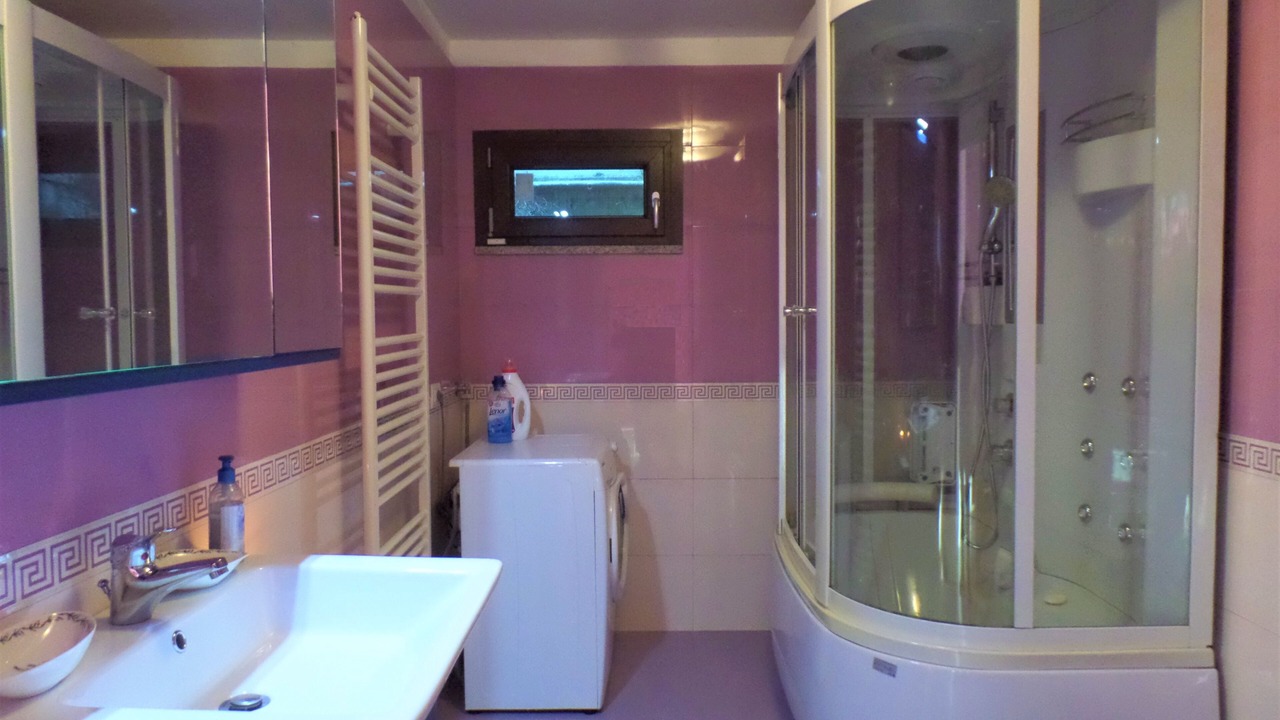 Photo of Bathroom in Lesa