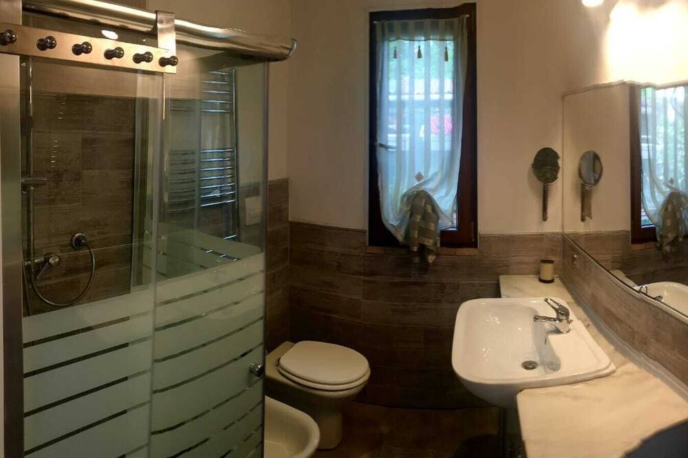 Photo of Bathroom in Savio