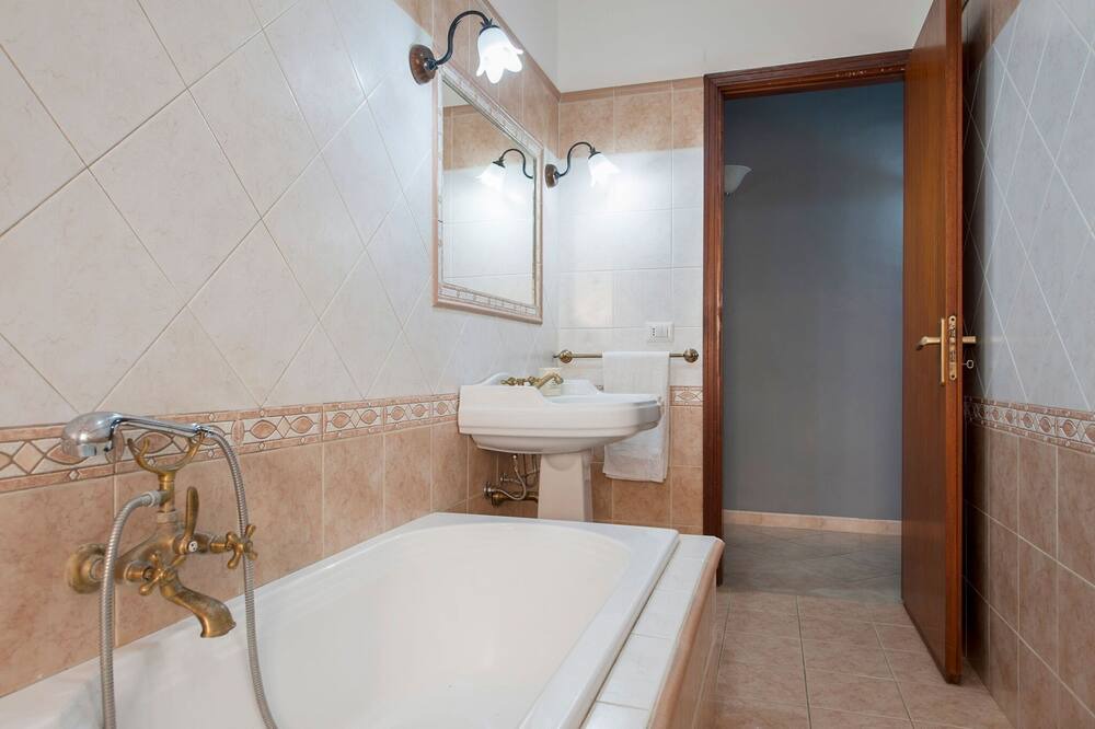 Photo of Bathroom in Nizza di Sicilia