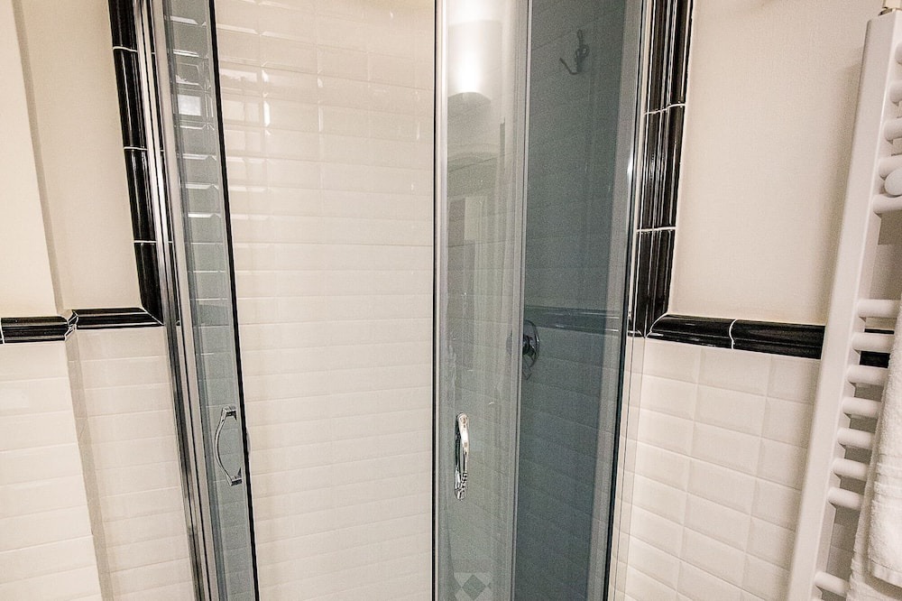 Photo of Bathroom in Le Cure
