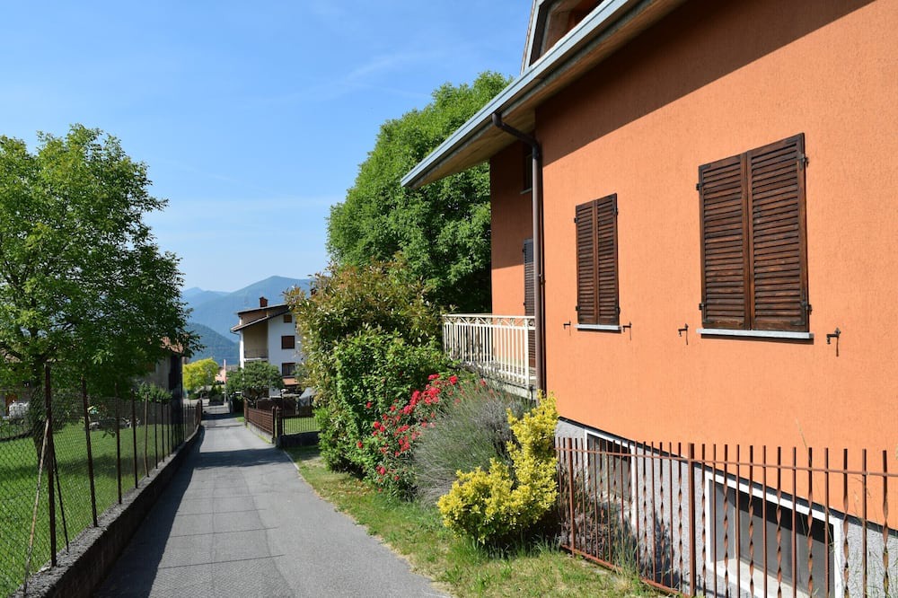 Photo of Outdoor in Bossico
