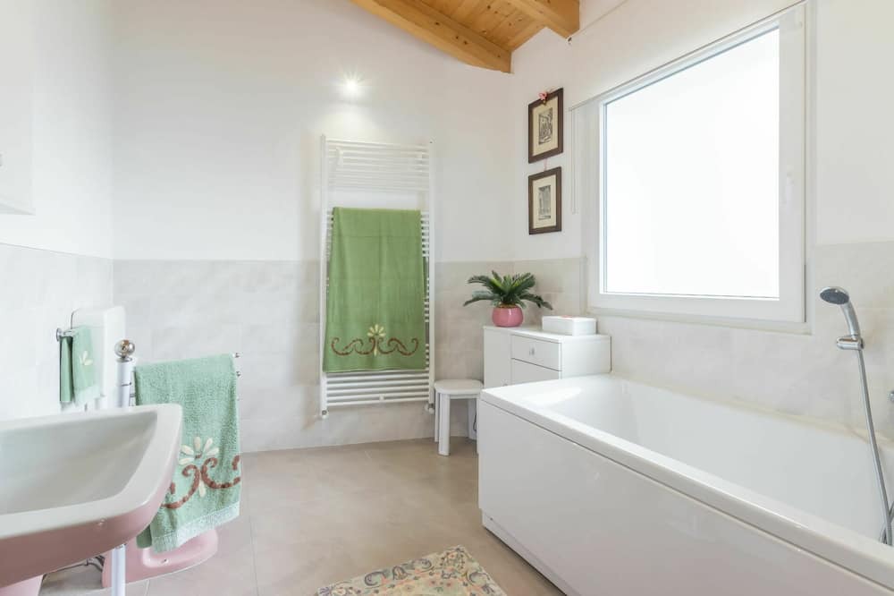 Photo of Bathroom in San Leonardo