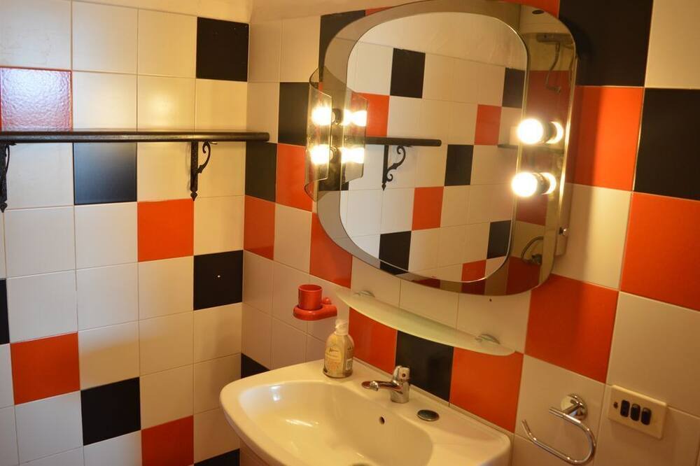 Photo of Bathroom in Funtana Meiga