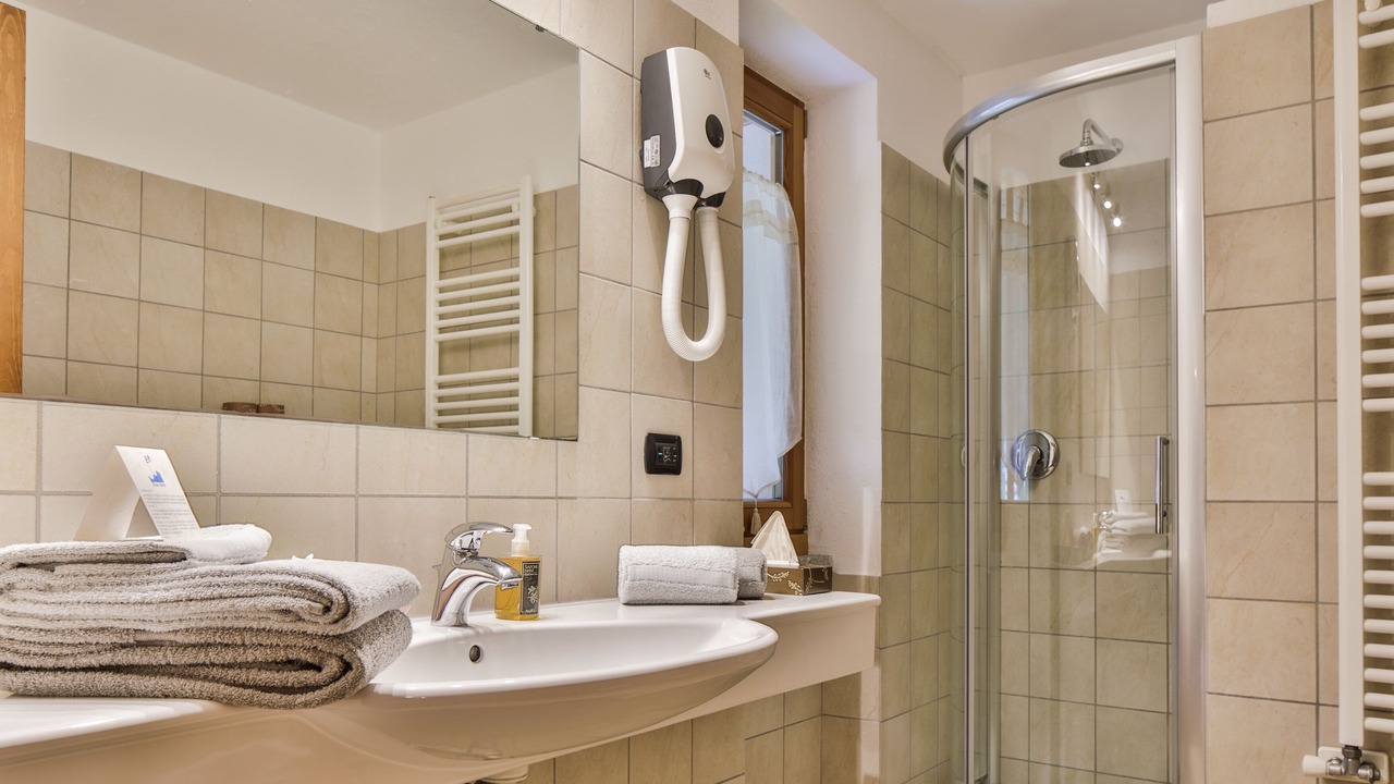 Photo of Bathroom in Tschaval