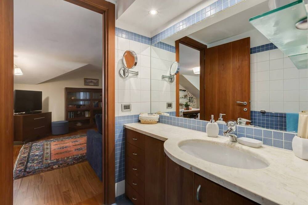 Photo of Bathroom in Quartiere XXVIII Monte Sacro Alto