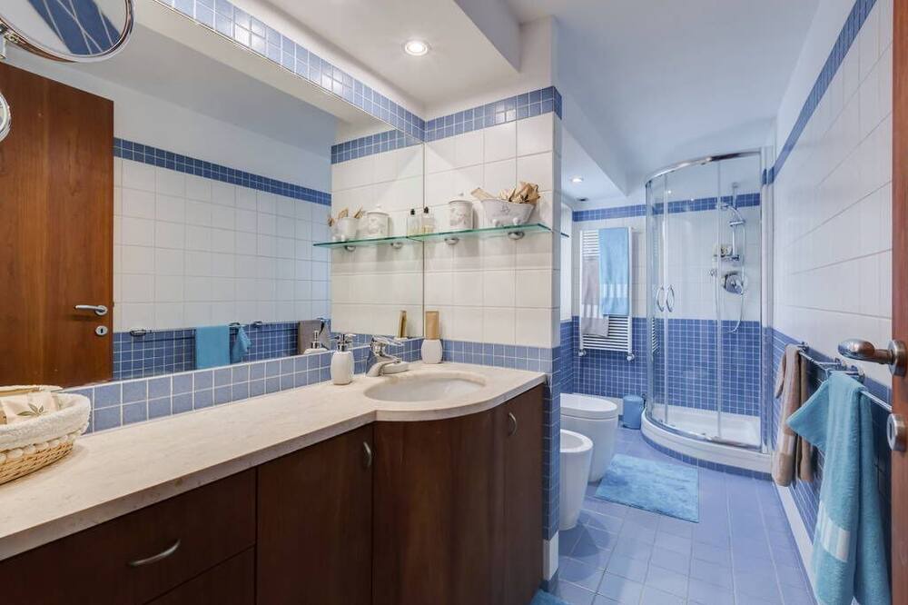 Photo of Bathroom in Quartiere XXVIII Monte Sacro Alto