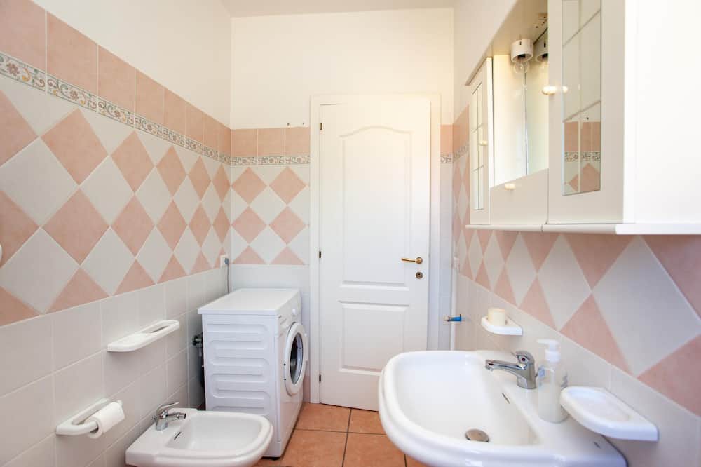 Photo of Bathroom in Buddittogliu Straulas