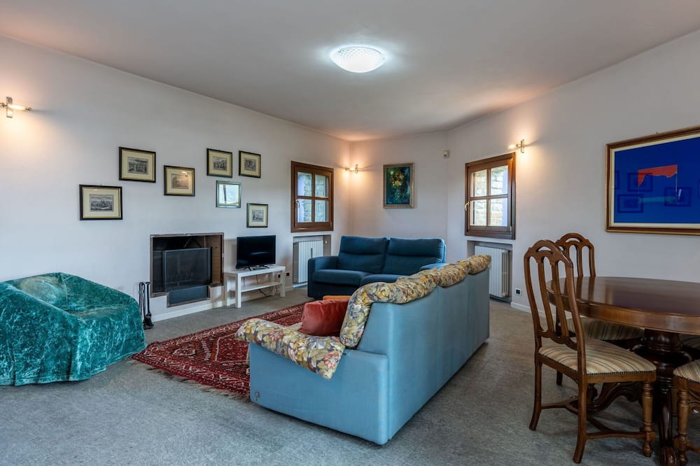 Photo of Bedroom in Santo Stefano Belbo