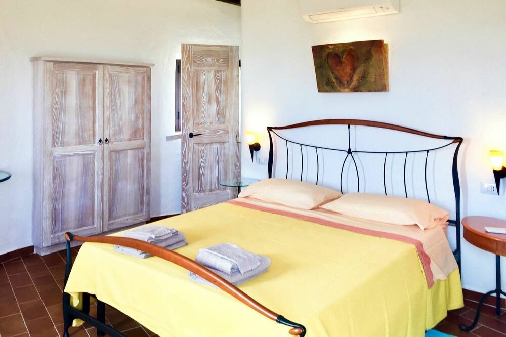 Photo of Bedroom in Capo Testa