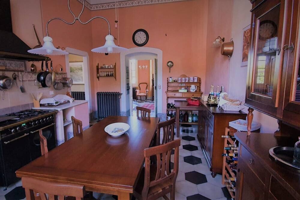 Photo of Kitchen in Grognardo