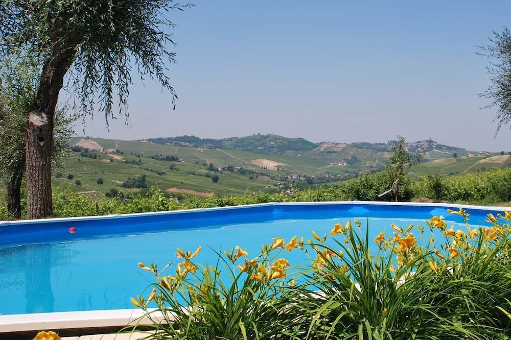 Photo of Outdoor in Francia-Casella