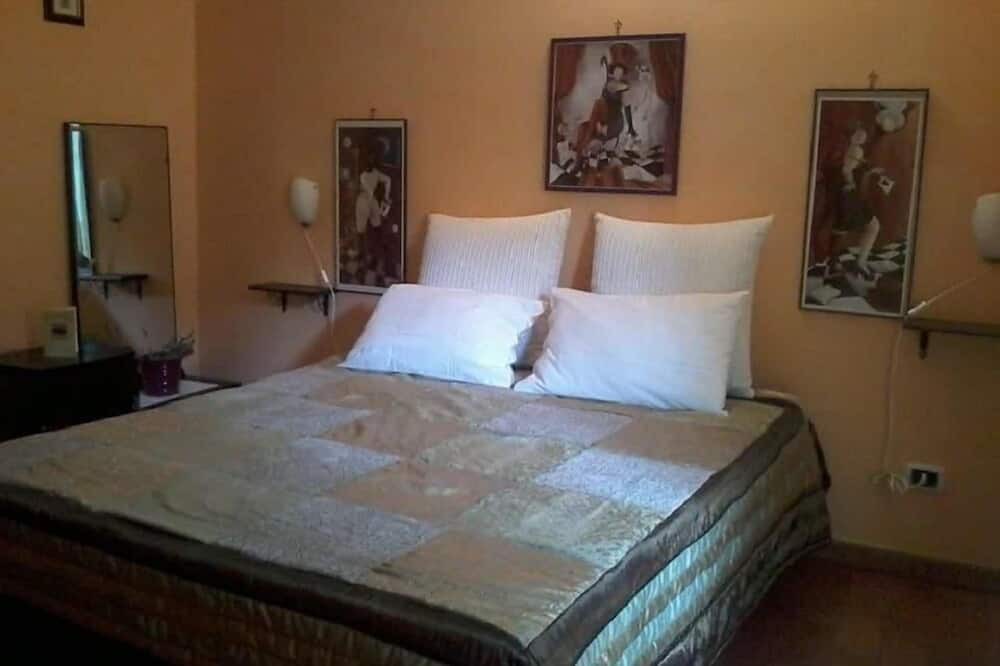 Photo of Bedroom in Toffia