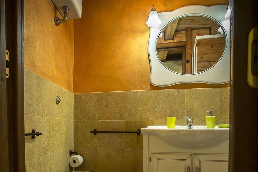 Photo of Bathroom in Precetto