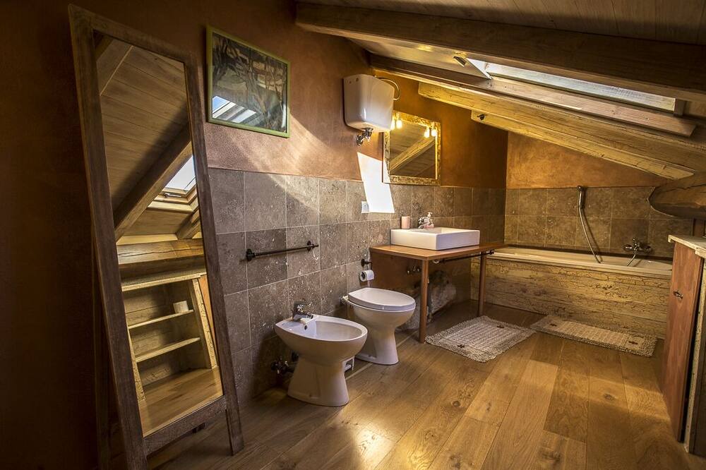 Photo of Bathroom in Precetto