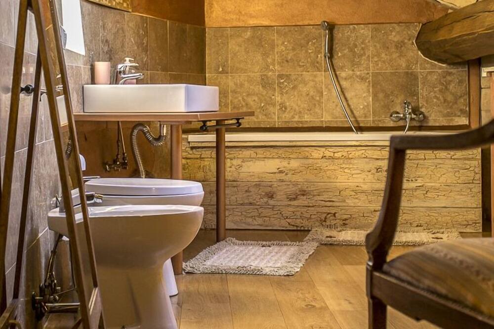 Photo of Bathroom in Precetto