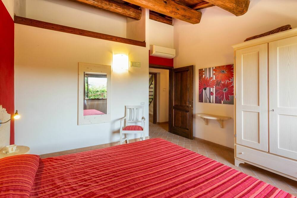 Photo of Bedroom in Montoro