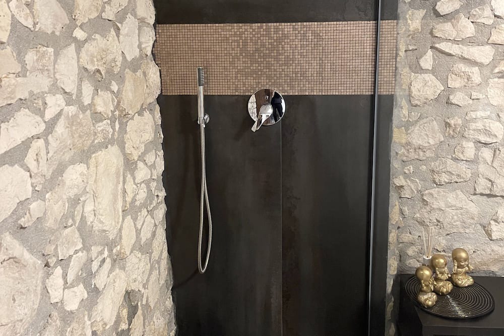 Photo of Bathroom in Soave