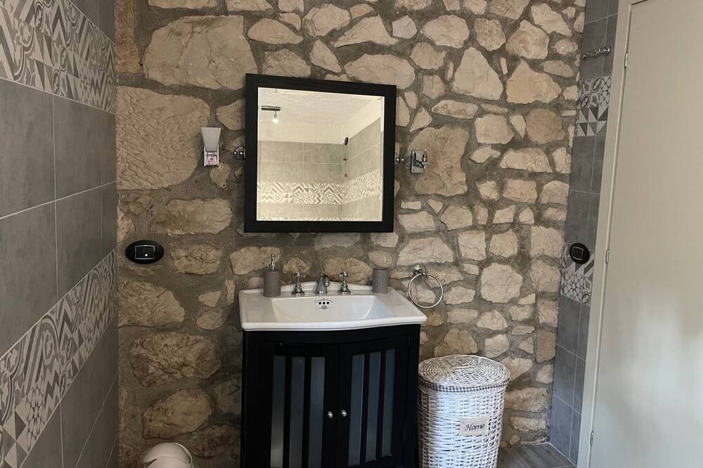 Photo of Bathroom in Soave